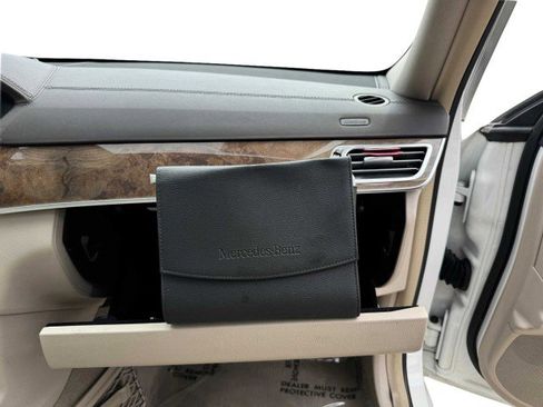 Used 2015 Mercedes-Benz E 400 4MATIC Sedan image 56