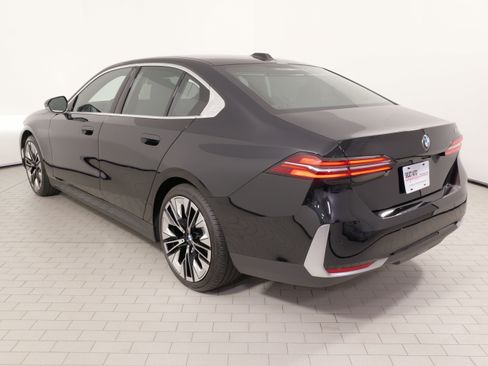 Used 2026 BMW 530i RWD image 14