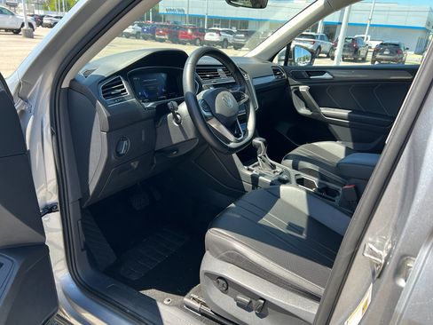 Used 2024 Volkswagen Tiguan Wolfsburg Edition AWD/4WD image 9
