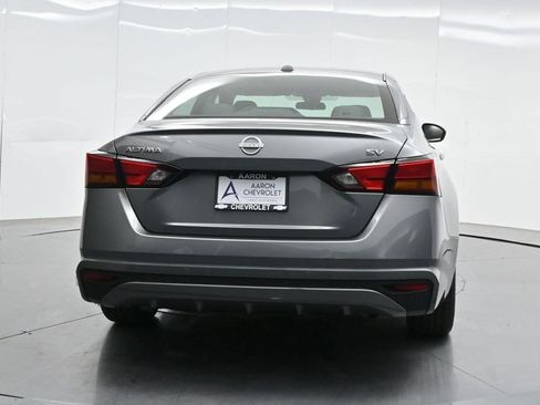 Used 2024 Nissan Altima 2.5 SV FWD image 39