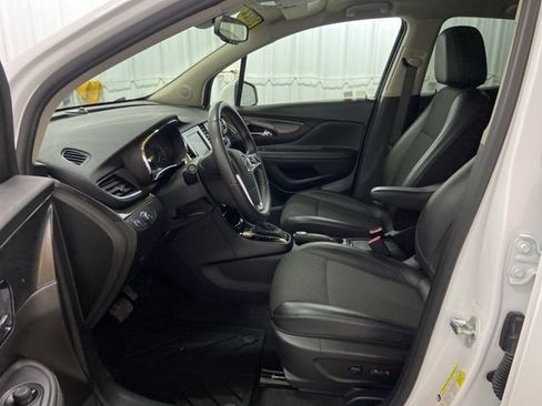 Used 2022 Buick Encore Preferred image 34