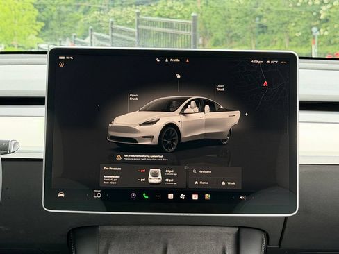 Used 2022 Tesla Model Y Long Range AWD/4WD image 46