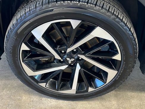 Used 2023 Mitsubishi Outlander SEL Black Edition image 8