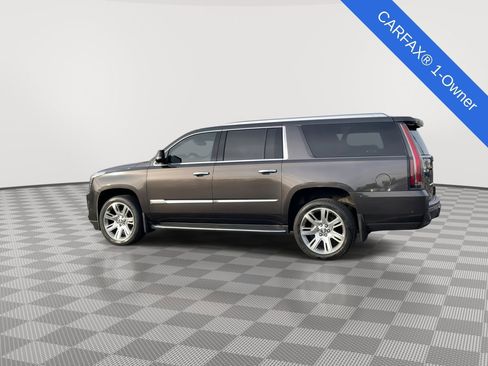 Used 2018 Cadillac Escalade ESV Luxury image 8