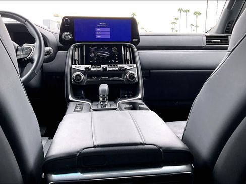 Used 2025 Lexus LX 700h Overtrail AWD/4WD image 34