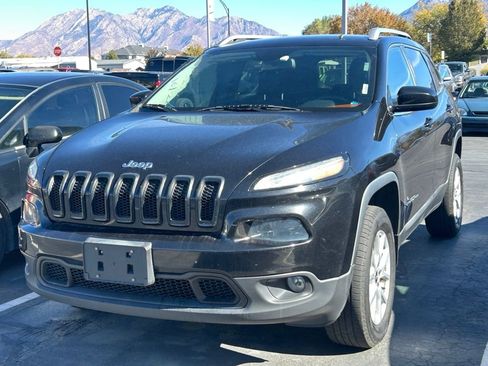 Used 2014 Jeep Cherokee Latitude w/ Cold Weather Group image 4
