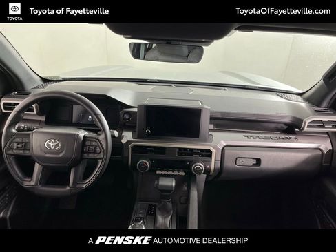 Certified 2025 Toyota Tacoma SR5 AWD/4WD image 17