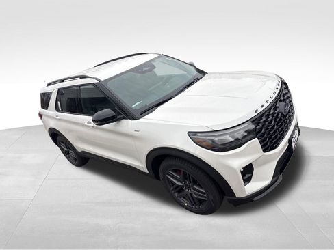 New 2026 Ford Explorer ST-Line image 8