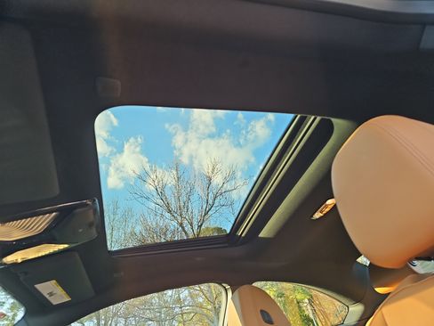 Certified 2025 BMW 230i Coupe image 31