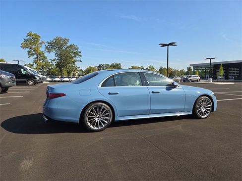 New 2025 Mercedes-Benz S 580 4MATIC Sedan image 3