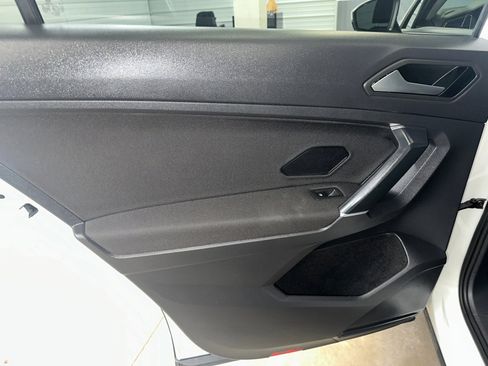 Used 2020 Volkswagen Tiguan S image 14