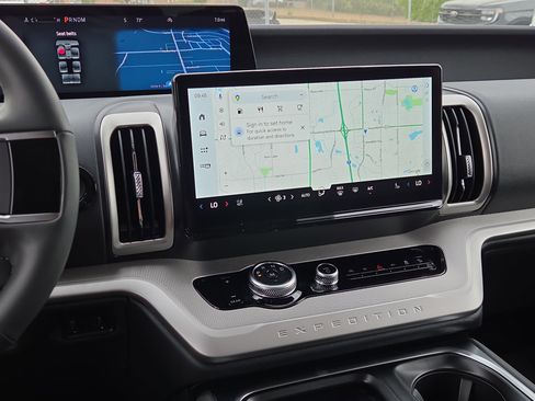 New 2026 Ford Expedition Active image 15