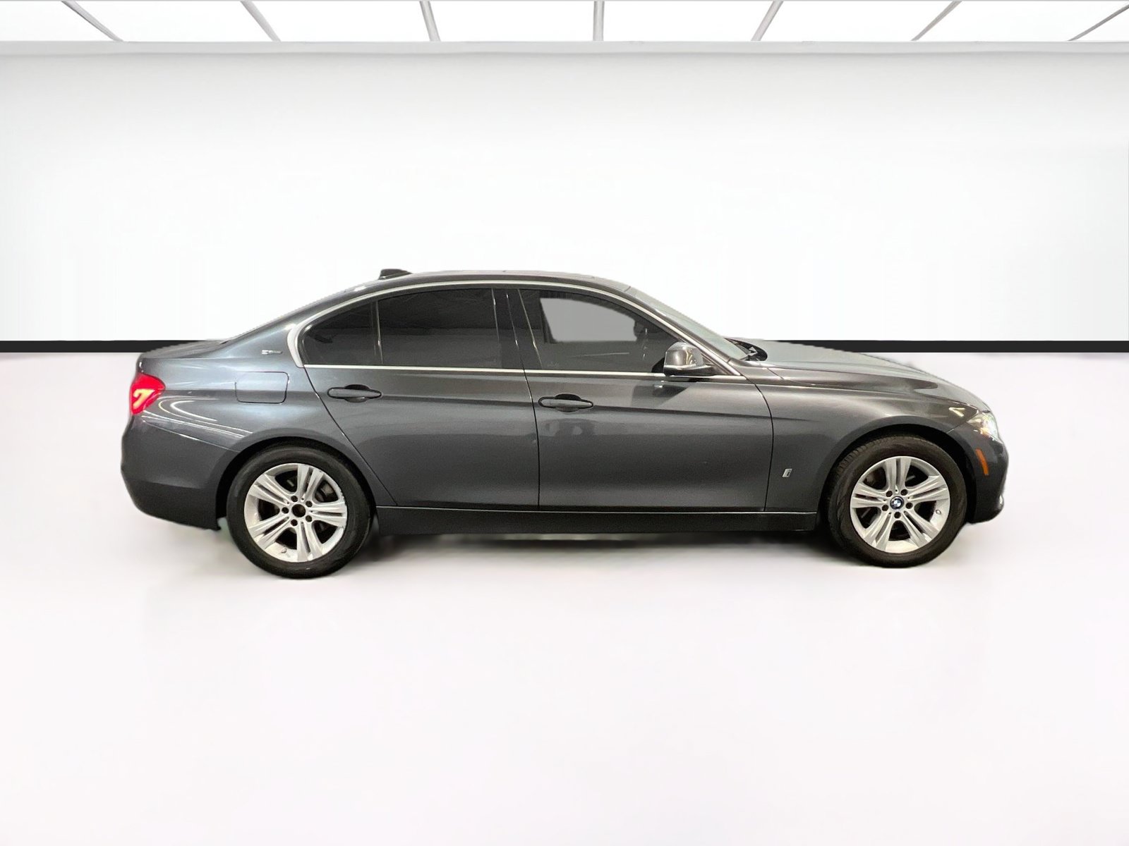 Used 2018 BMW 330e RWD image 25