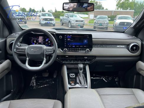 Used 2023 Chevrolet Colorado ZR2 w/ ZR2 Convenience Package III AWD/4WD image 17