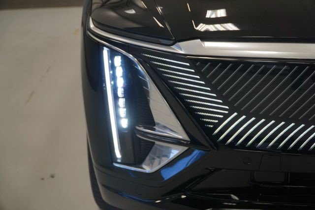 Certified 2024 Cadillac Lyriq Tech AWD/4WD image 10