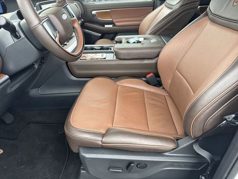 Used 2025 Ford Expedition Max King Ranch AWD/4WD image 9