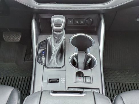 Used 2021 Toyota Highlander XSE FWD image 20