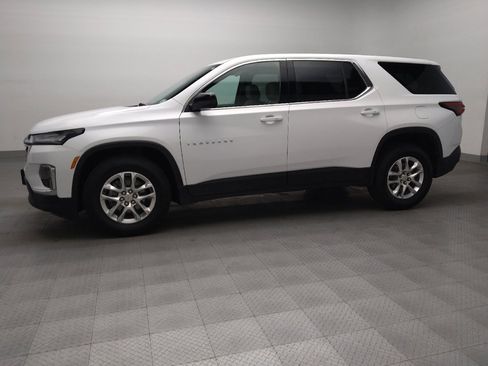 Used 2023 Chevrolet Traverse LS image 2