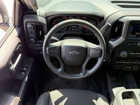 Used 2024 Chevrolet Silverado 1500 Custom Trail Boss w/ Dark Appearance Package AWD/4WD image 17