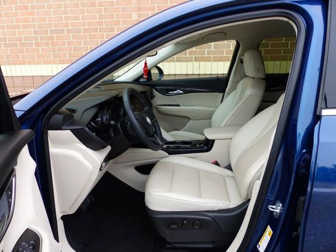 Used 2022 Buick Envision Essence w/ Technology Package I AWD/4WD image 22