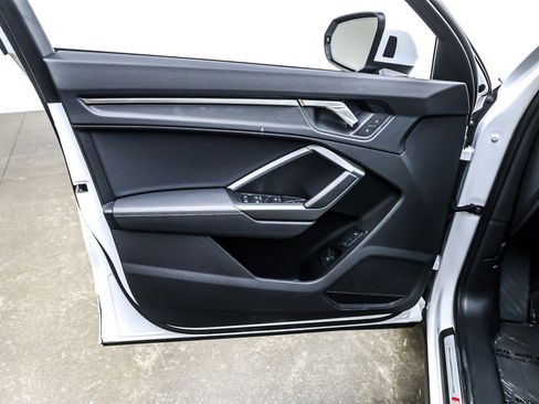 Used 2025 Audi Q3 2.0T Premium w/ Convenience Package image 21