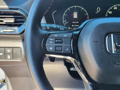 Used 2025 Honda Pilot TrailSport image 30