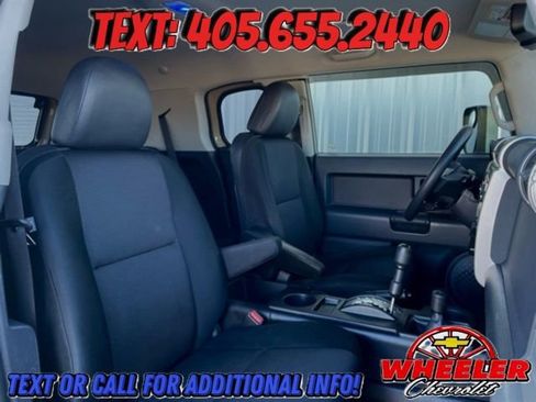 Used 2012 Toyota FJ Cruiser Base 4D Sport Utility w/ Convenience Pkg image 12