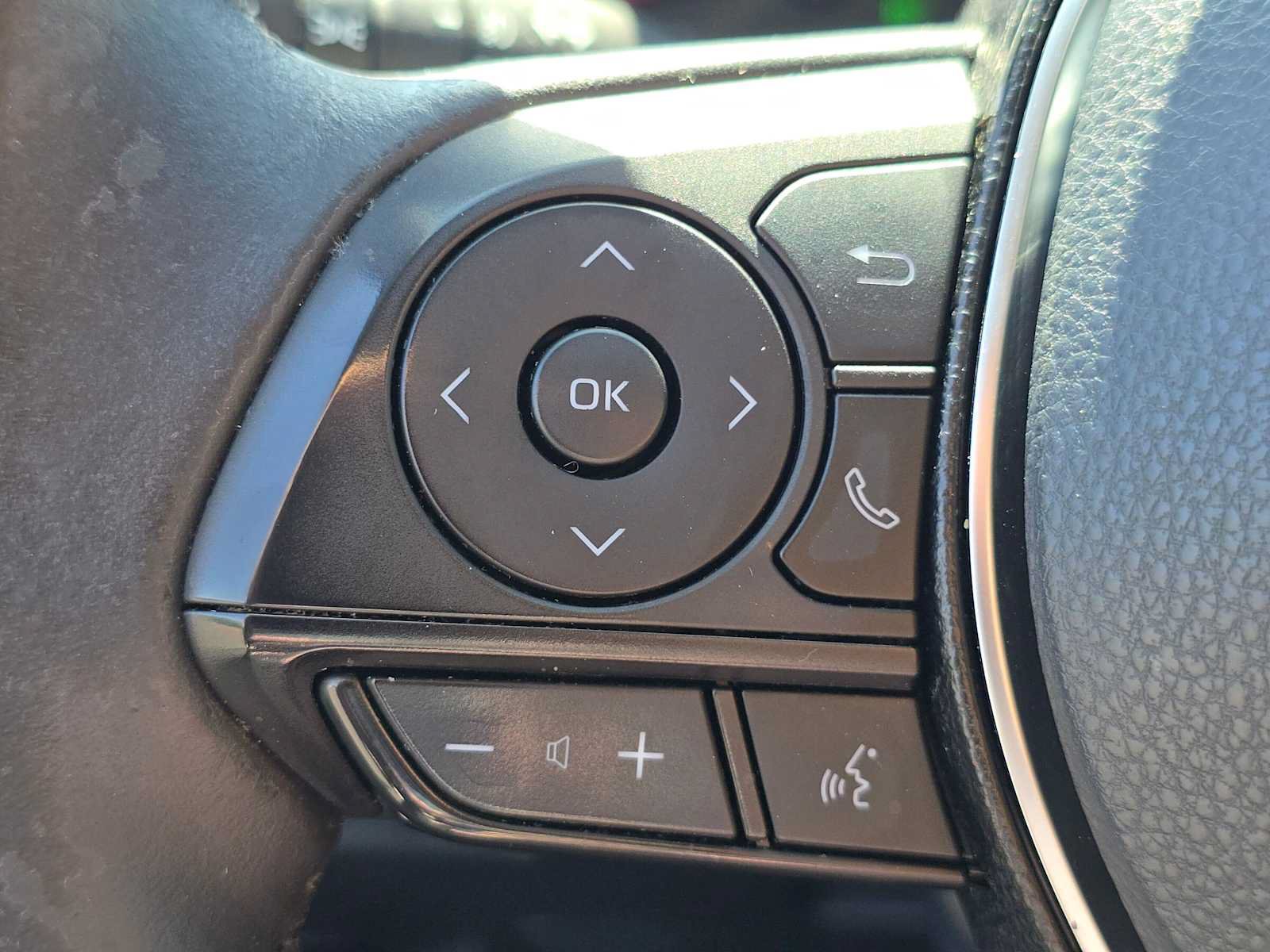 Used 2019 Toyota RAV4 XLE Premium w/ Carpet Mat Package FWD image 28
