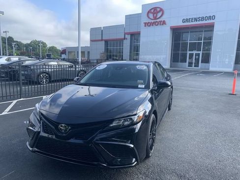 Used 2024 Toyota Camry SE FWD image 1