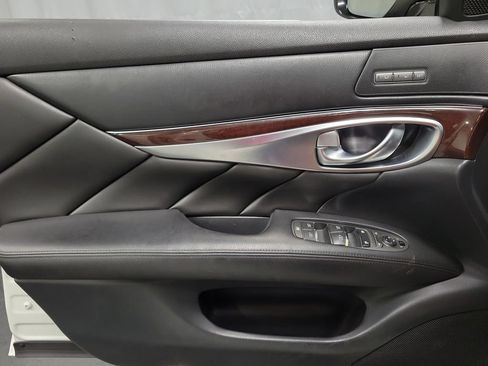 Used 2016 INFINITI Q70 3.7 AWD/4WD image 25