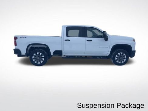 Used 2022 Chevrolet Silverado 2500 Custom w/ Custom Value Package image 11