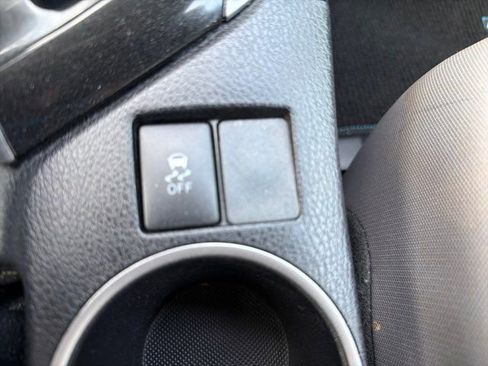 Used 2015 Toyota Corolla LE FWD image 19