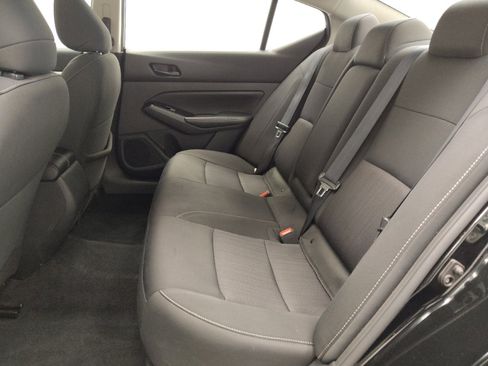 Used 2023 Nissan Altima 2.5 SV w/ SV Premium Package AWD/4WD image 18