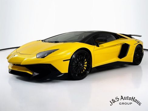 Used 2016 Lamborghini Aventador LP 750-4 Superveloce AWD/4WD image 3
