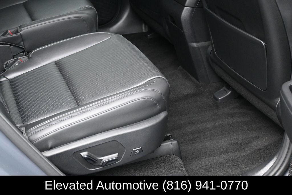Used 2025 Hyundai Santa Fe Calligraphy AWD/4WD image 9