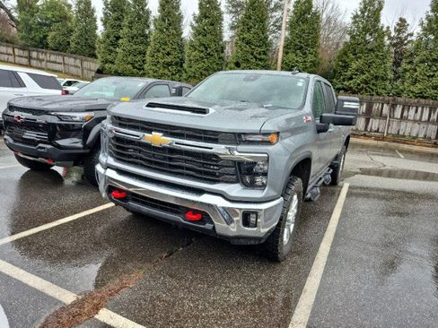 Used 2024 Chevrolet Silverado 2500 LT w/ Convenience Package image 1