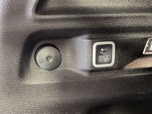 Used 2024 Jeep Grand Cherokee L Altitude RWD image 30