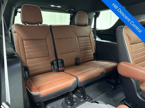 Used 2023 GMC Yukon Denali Ultimate image 14