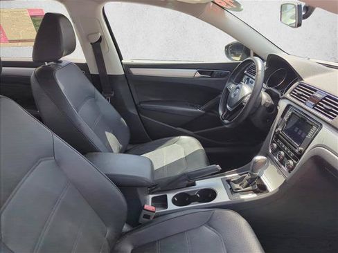 Used 2019 Volkswagen Passat 2.0T Wolfsburg w/ Wheels & Sunroof Package FWD image 25