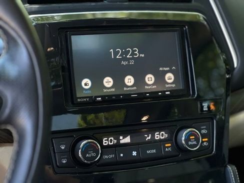 Used 2017 Nissan Maxima Platinum w/ Medallion Package FWD image 38
