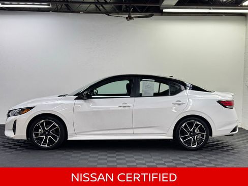 Certified 2025 Nissan Sentra SR w/ SR Premium Package image 4