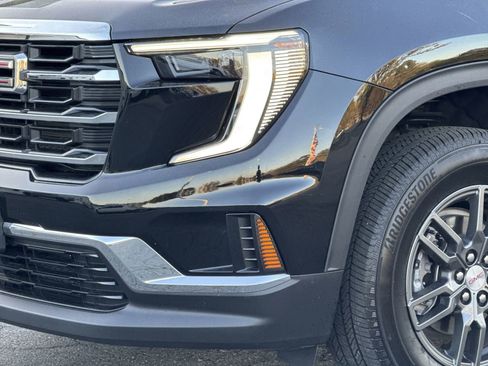 Used 2025 GMC Acadia Elevation image 6