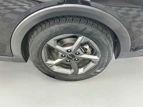 Used 2025 Kia K4 LXS image 11