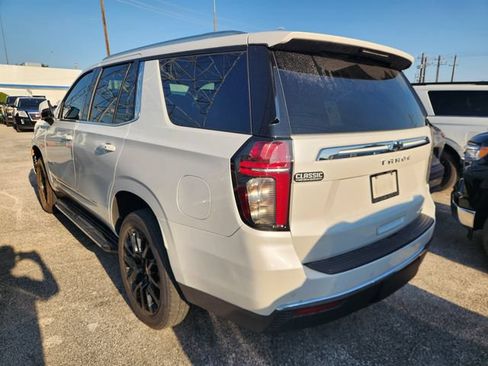 Used 2022 Chevrolet Tahoe LT w/ Luxury Package RWD image 4