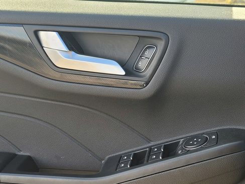 Used 2025 Ford Escape ST-Line AWD/4WD image 29