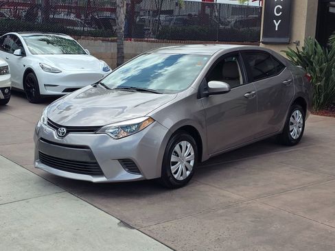 Used 2016 Toyota Corolla LE FWD image 6