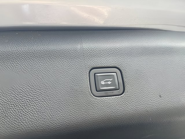 Used 2023 Buick Enclave Essence w/ Experience Buick Package FWD image 39