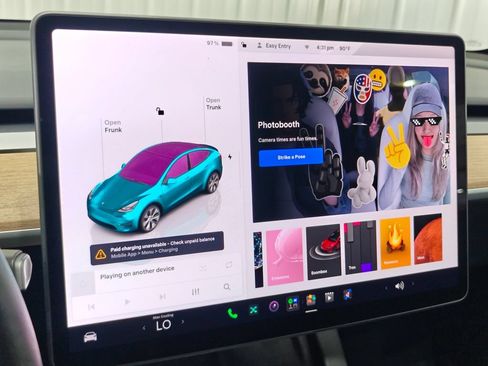 Used 2024 Tesla Model Y Long Range AWD/4WD image 31