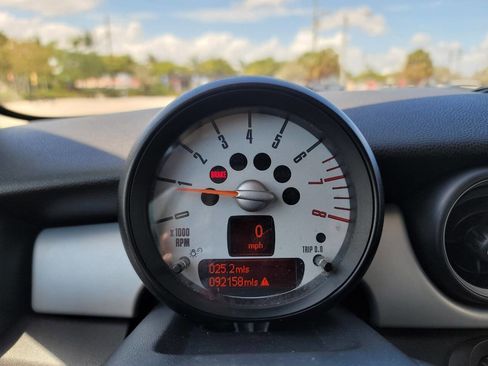 Used 2013 MINI Cooper Hardtop w/ Premium Pkg 2 FWD image 14