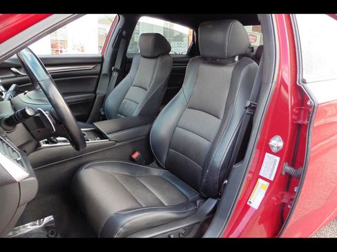 Used 2018 Honda Accord Sport image 3